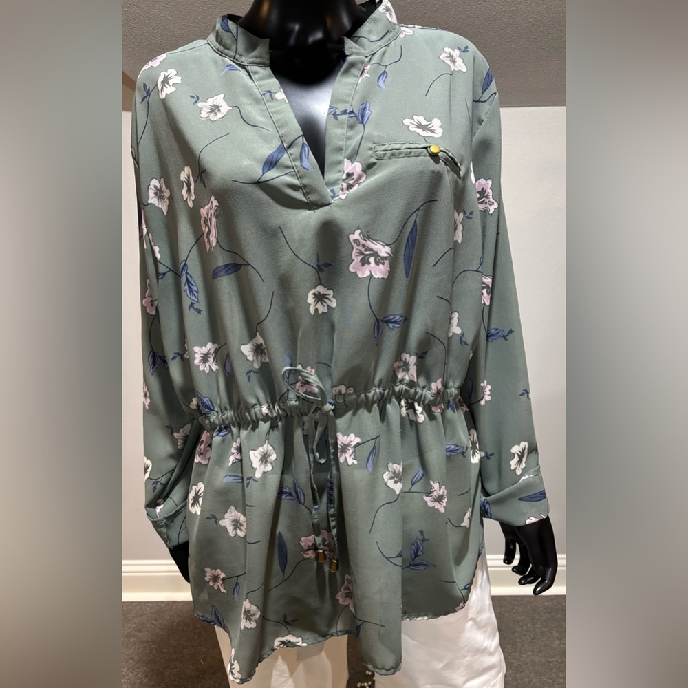 Beautiful woman’s lightweight olive floral tunic by indulge drawstring waist 3X